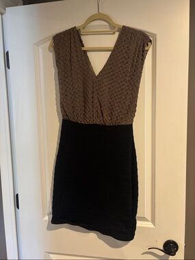 Express Taupe and Black Textured V‑Neck Mini Dress